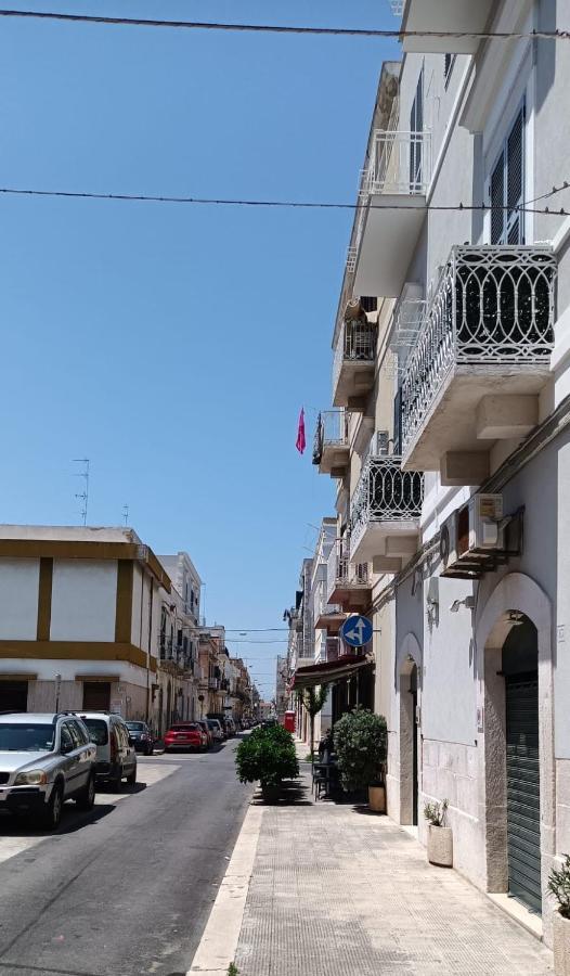 B&B La Reggia Del Sol Trani Bagian luar foto