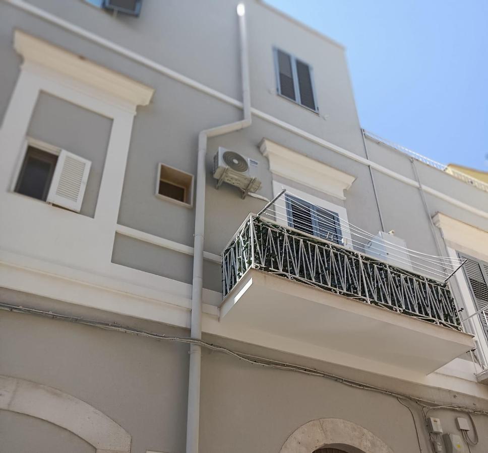 B&B La Reggia Del Sol Trani Bagian luar foto